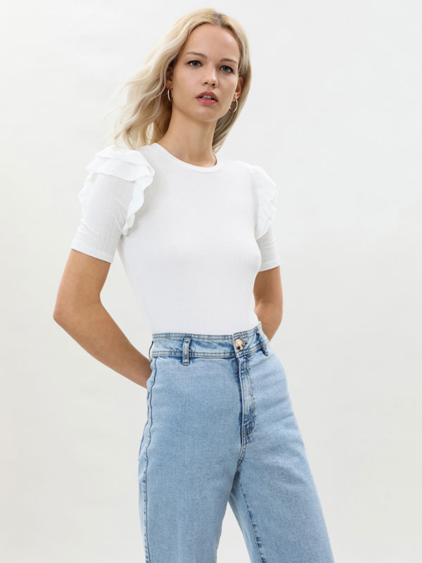 T-shirt with ruffled sleeves - Short 