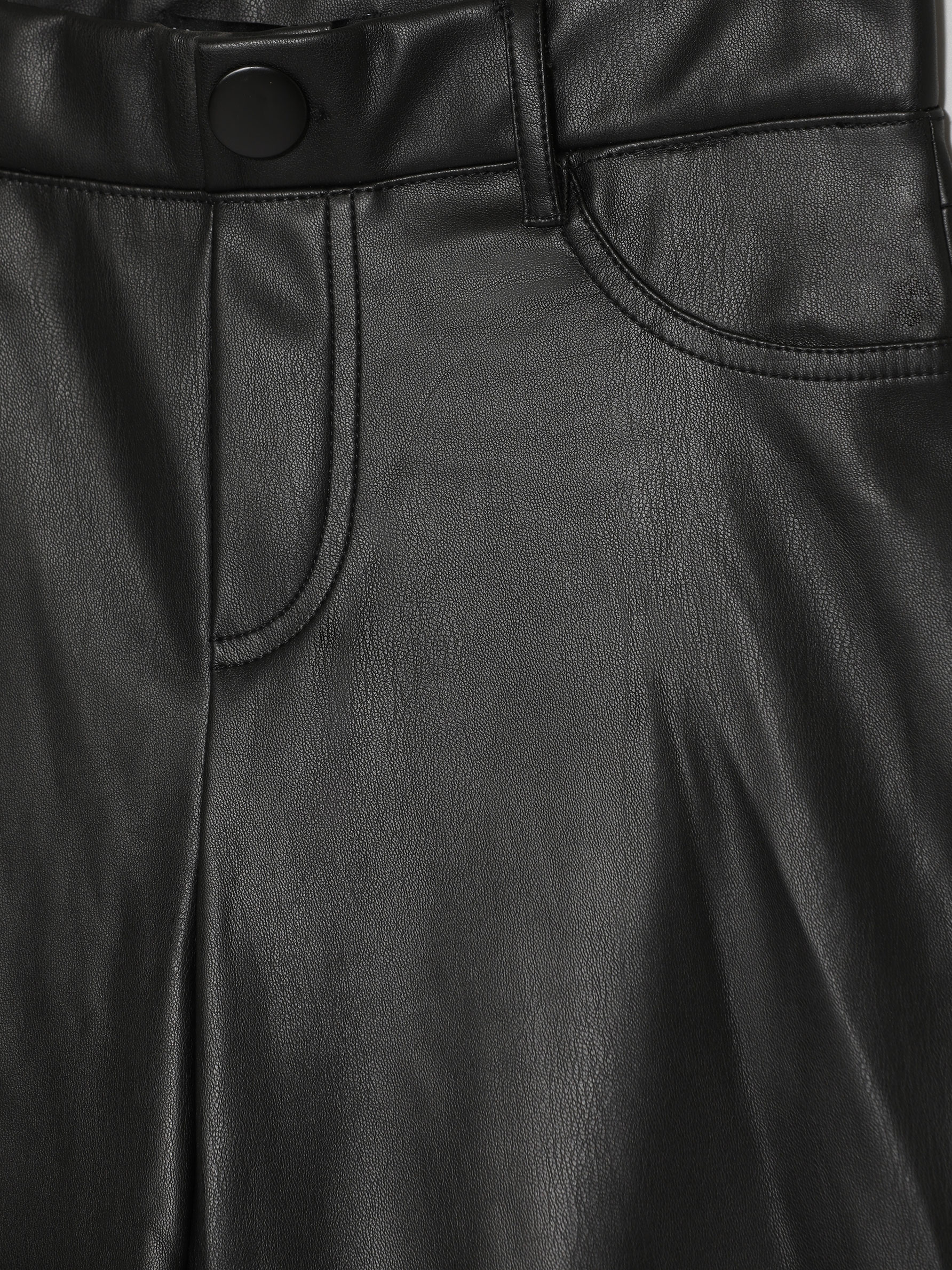 Legging de efecto piel - PANTALONES - TODA LA COLECCIÓN - MUJER - | Lefties  Mexico