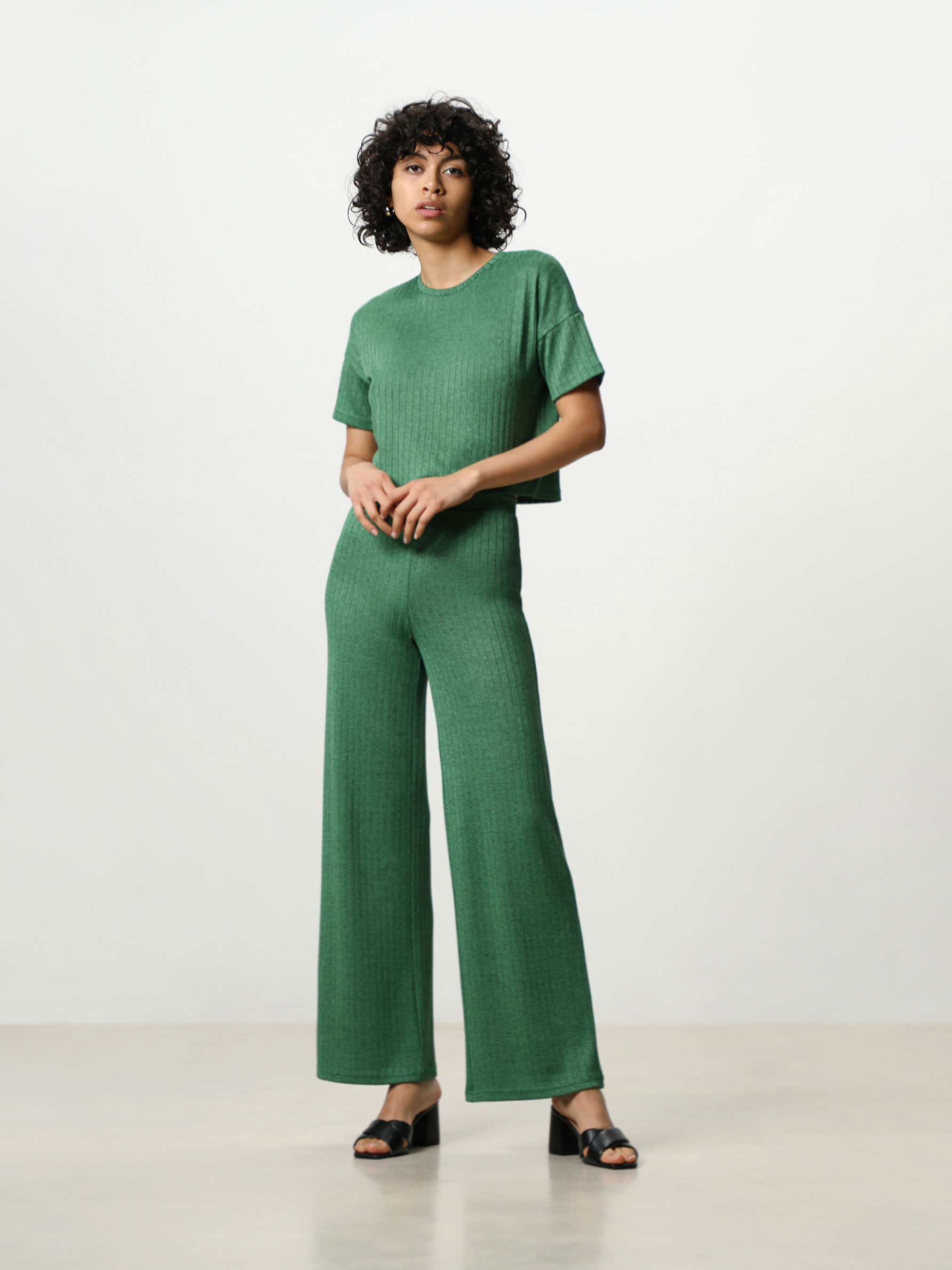 Pantalón wide leg - PUNTO - TODA LA COLECCIÓN - MUJER - | Lefties Mexico