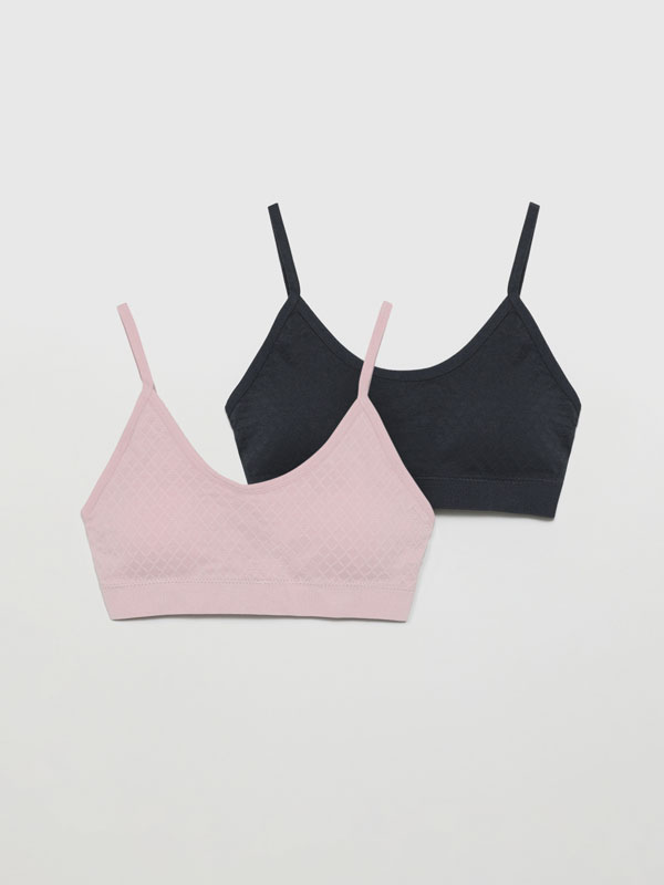 Tops para mujer: ¿Qué son y cuáles están de moda? -