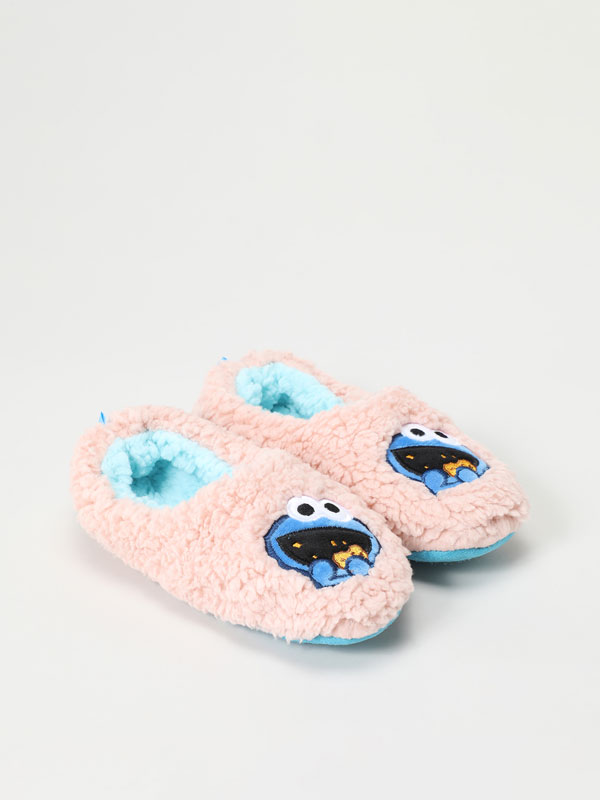 Zapatillas del Monstruo de las Galletas © CPLG - PIJAMAS - TODA LA  COLECCIÓN - MUJER - | Lefties ESPAÑA