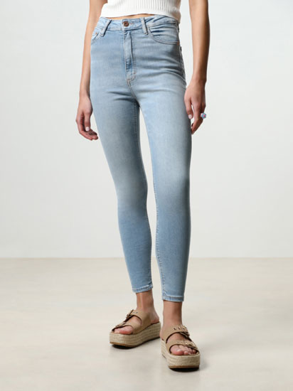 Vaqueros skinny de mujer | Lefties Nueva Colección