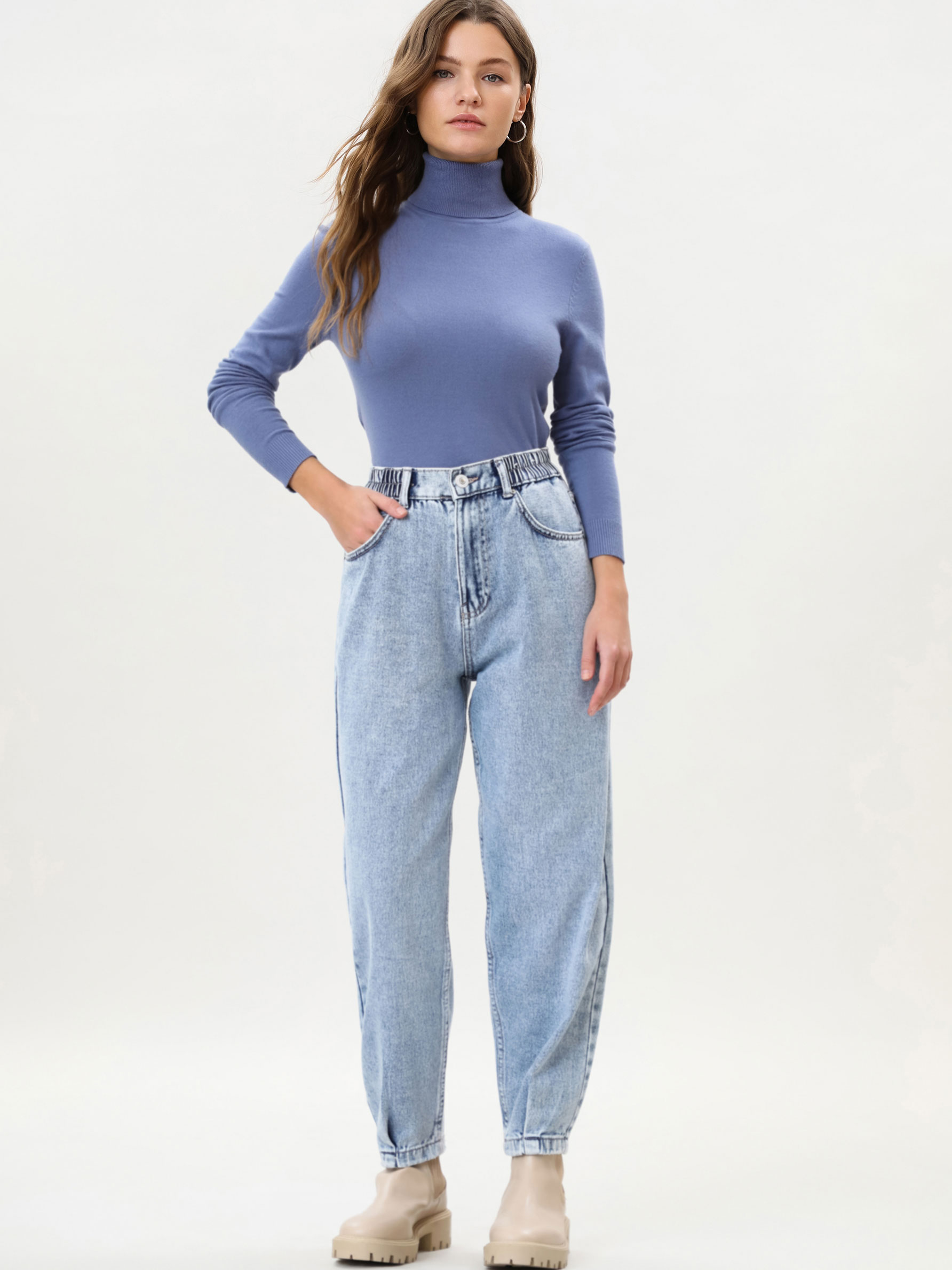 Jeans balloon fit - Jeans mom fit | Baggy - JEANS - TODA LA COLECCIÓN -  MUJER - | Lefties ESPAÑA