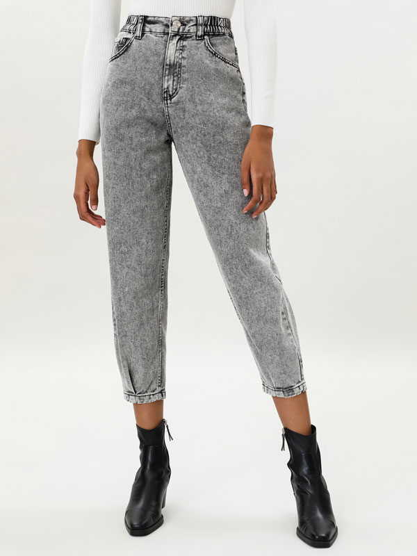 Vaqueros mom fit de mujer | Lefties Nueva Colección