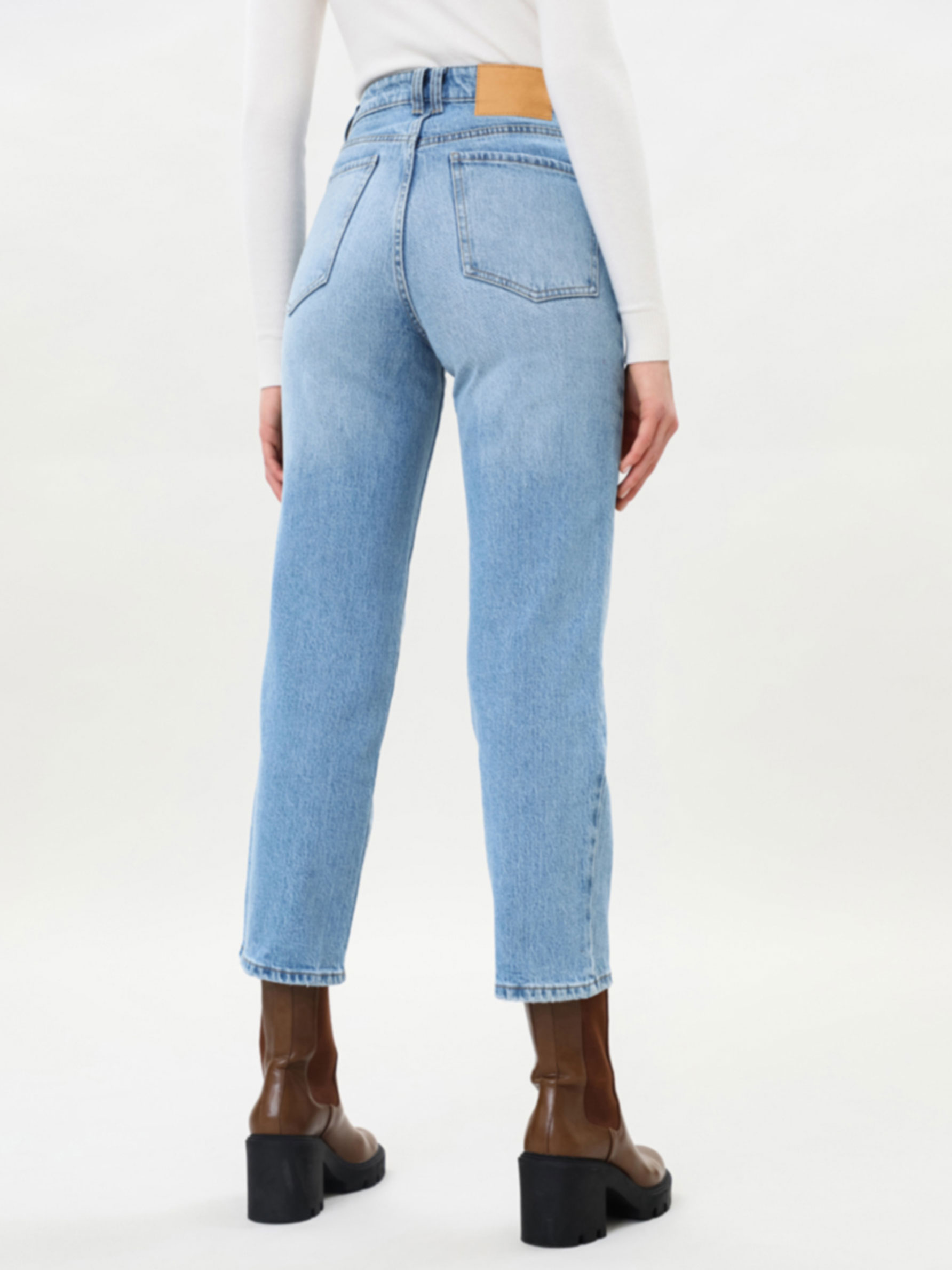 Jeans rectos - Jeans tiro alto - JEANS - TODA LA COLECCIÓN - MUJER - |  Lefties ESPAÑA