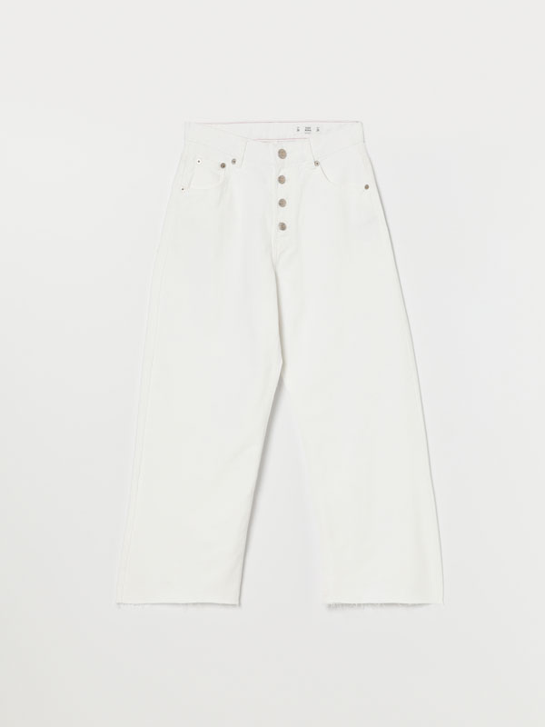 Chenoa tiene el perfecto look de fiesta con pantalón de cuero para quienes  huyen de vestidos