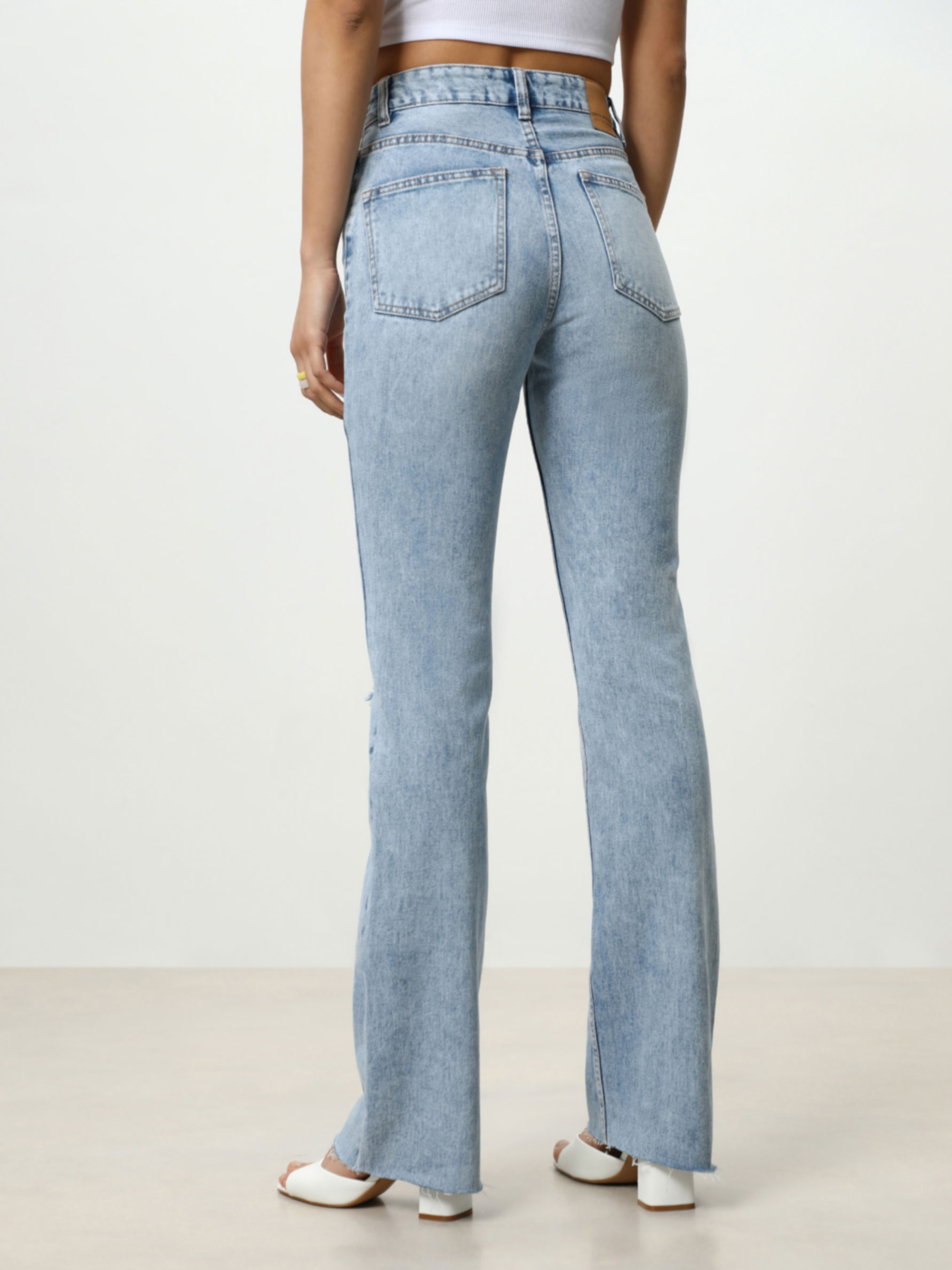 Jeans flare - JEANS - TODA LA COLECCIÓN - MUJER - | Lefties Mexico