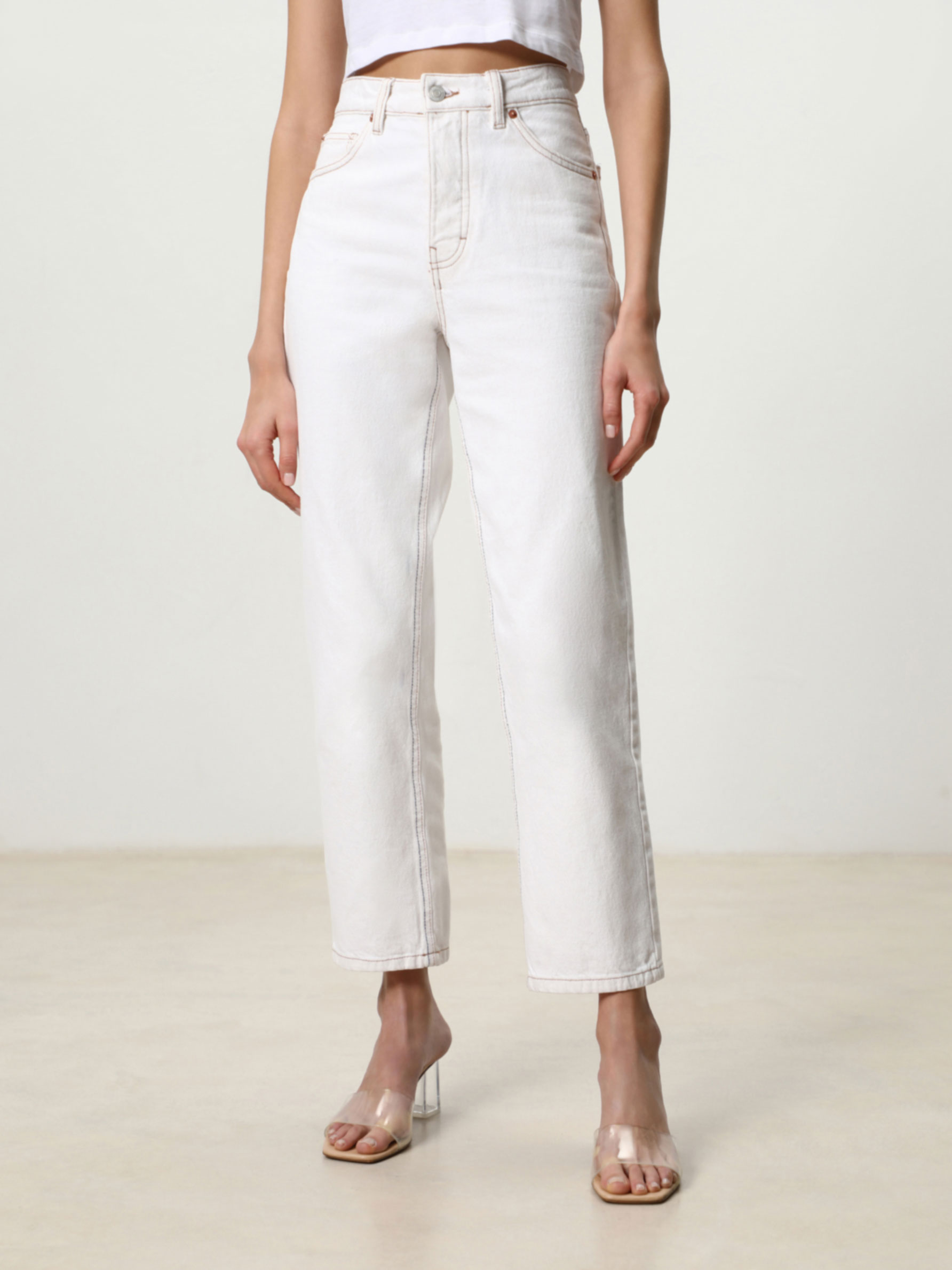 Pantalón vaquero straight - Jeans rectos - JEANS - TODA LA COLECCIÓN - MUJER  - | Lefties ESPAÑA