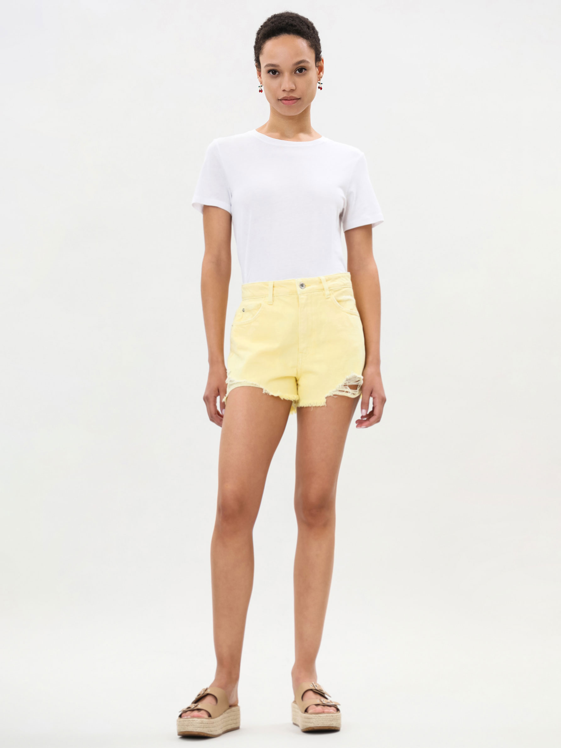 Short mom con rotos - SHORTS - TODA LA COLECCIÓN - MUJER - | Lefties Mexico
