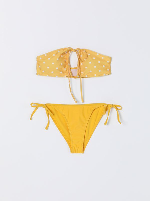 Bañadores y bikinis de mujer | Lefties Nueva Colección