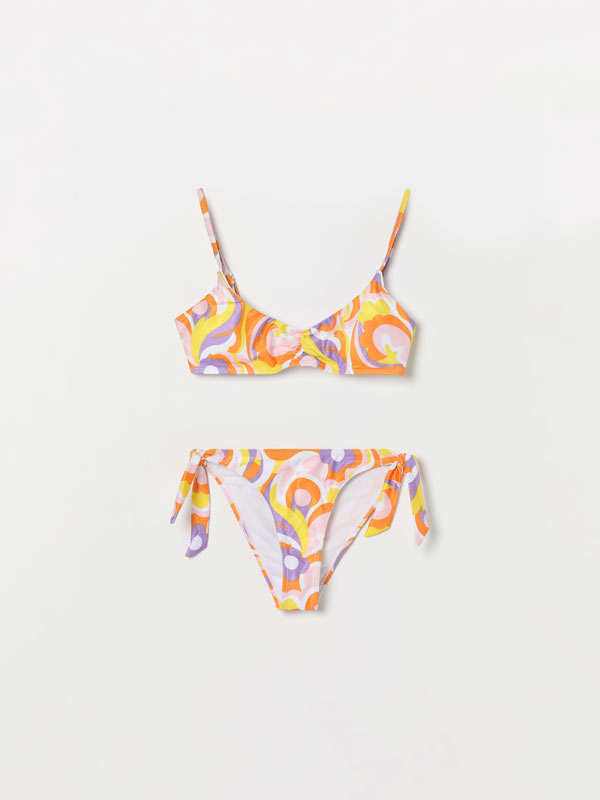 Bañadores y bikinis de mujer | Lefties Nueva Colección