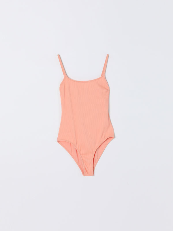 Bañadores y bikinis de mujer | Lefties Nueva Colección