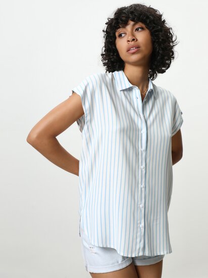 Camisas de manga corta para mujer | Lefties Nueva Colección
