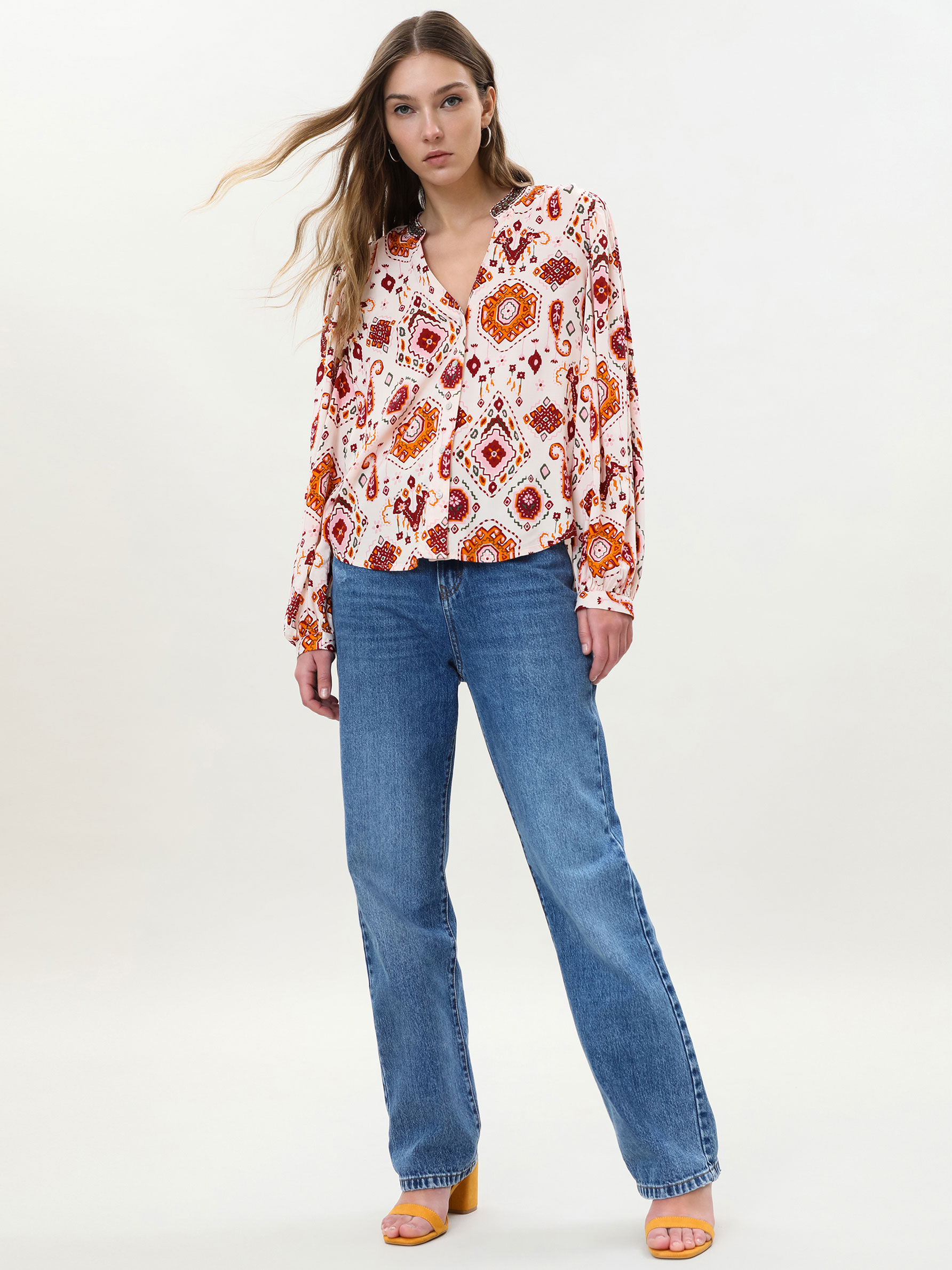 camisa bordada y jeans recto para mujer invierno 2018 – Viga jeans |  Notilook - Moda Argentina