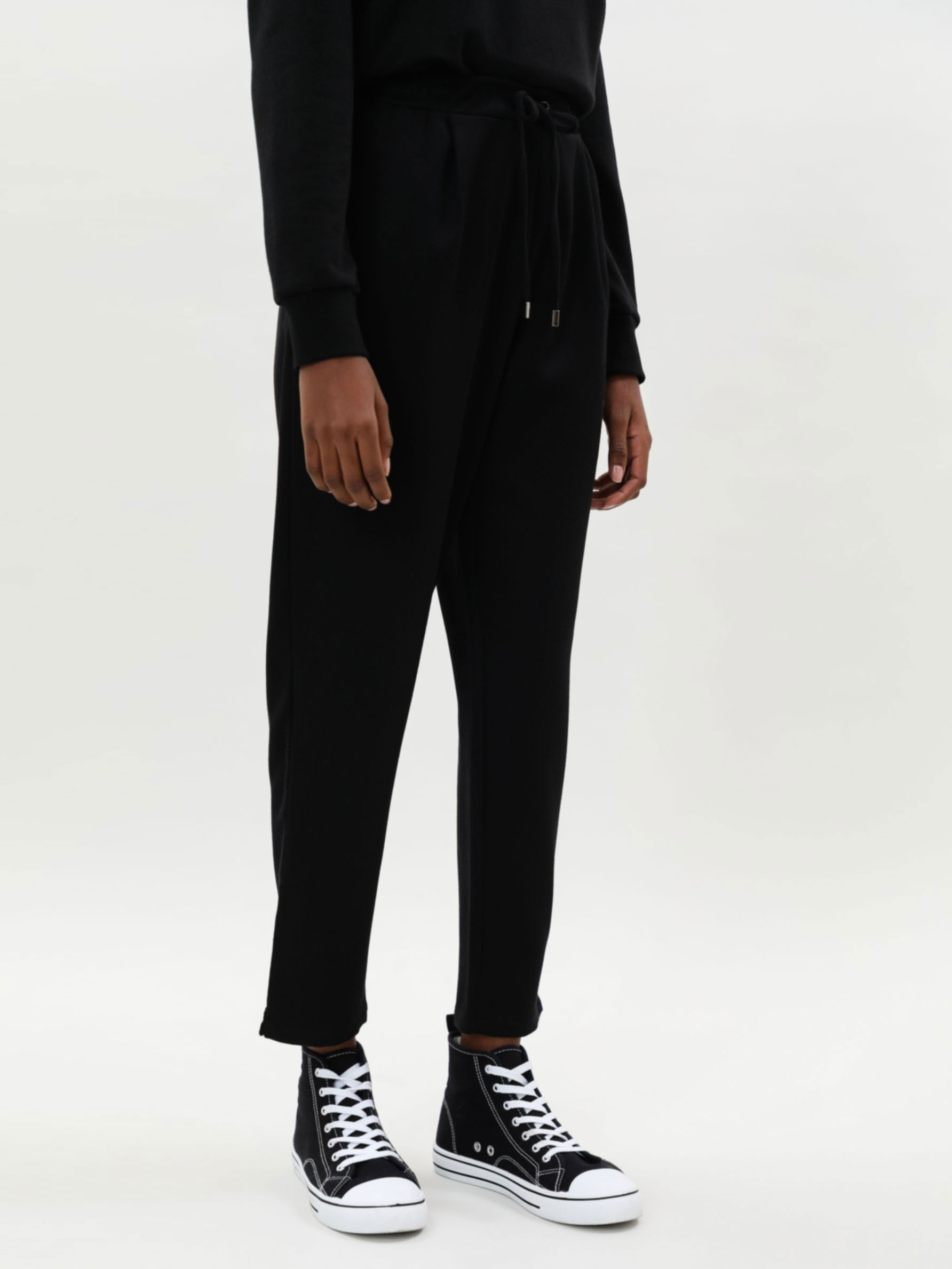 Jogger de vestir - PANTALONES - TODA LA COLECCIÓN - MUJER - | Lefties Mexico