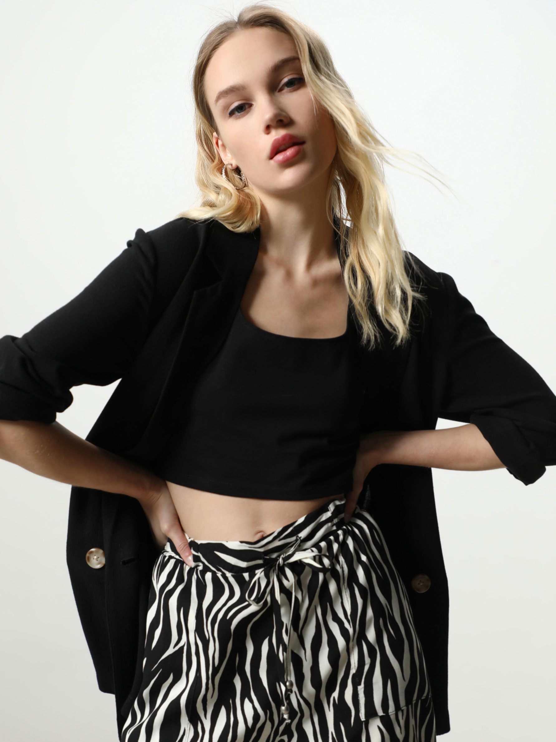 Flowing printed trousers with ties 