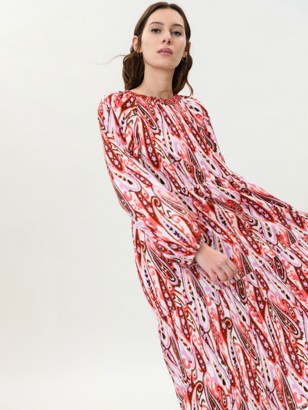 Vestidos midi de mujer | Lefties Nueva Colección