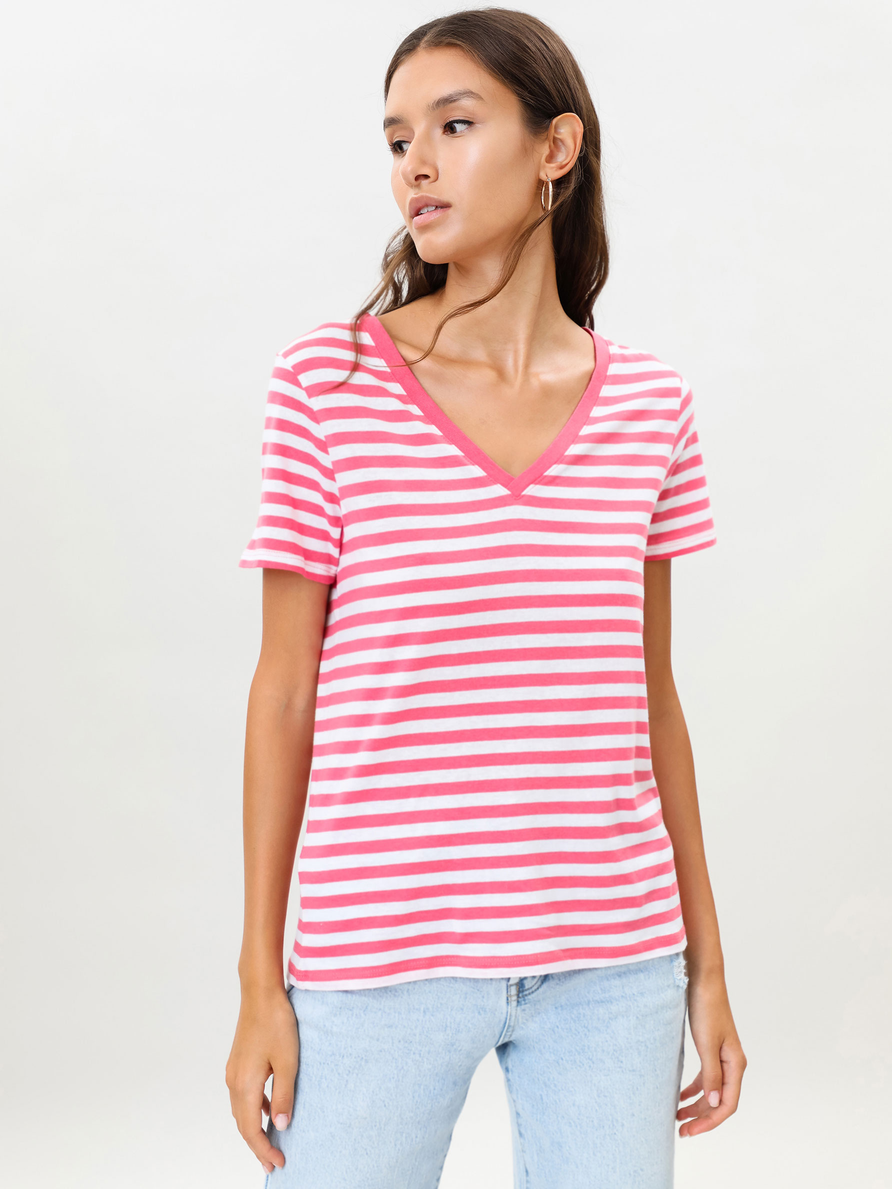 Pack of 2 contrast V-neck T-shirts 