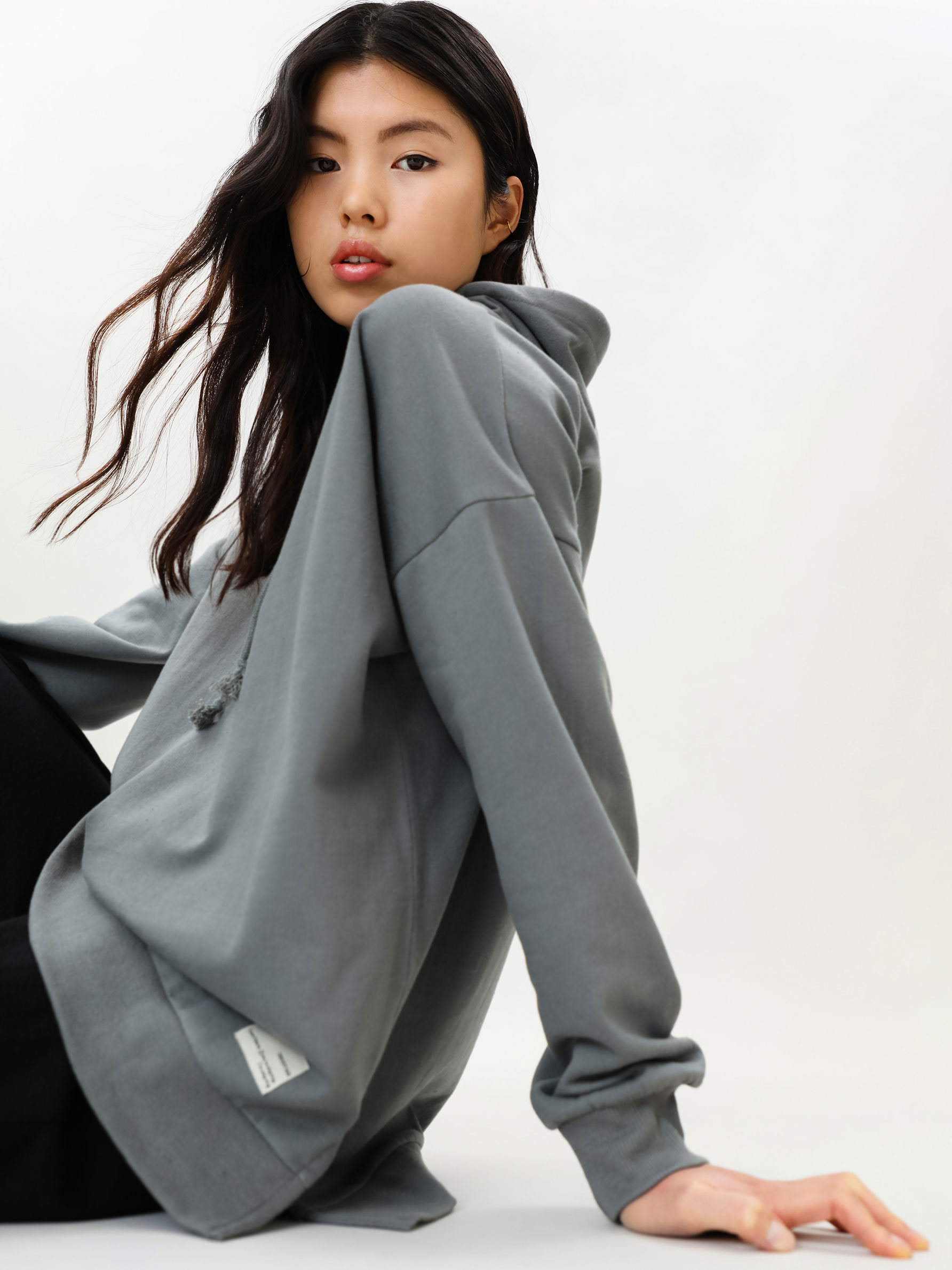 Sudadera oversize de cuello capucha - SUDADERAS - TODA LA COLECCIÓN - MUJER  - | Lefties ESPAÑA