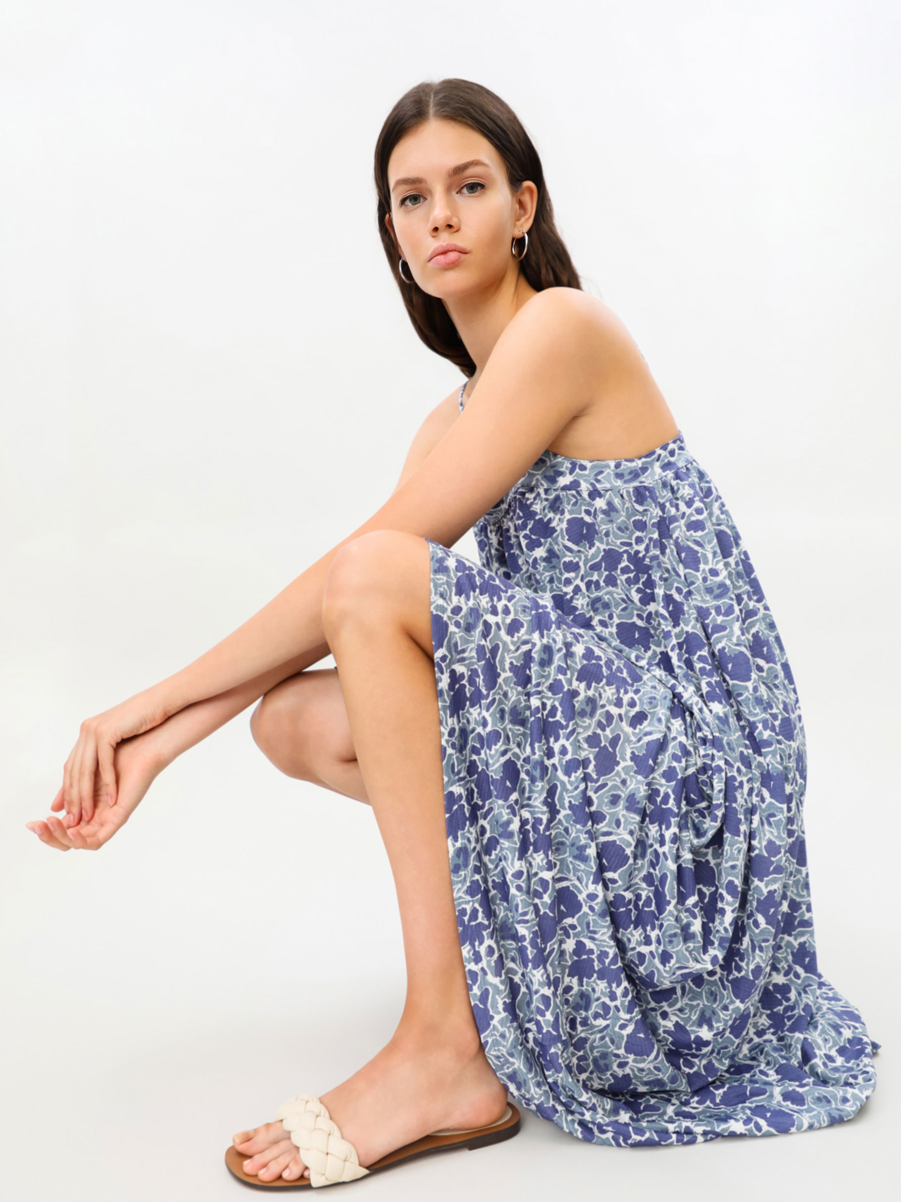 Vestido midi de tirantes finos - VESTIDOS - TODA LA COLECCIÓN - MUJER - |  Lefties Mexico