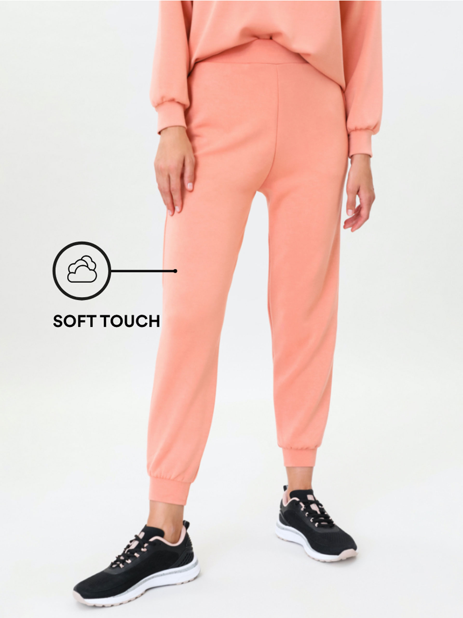 Sporty jogging trousers - SPORTSWEAR 