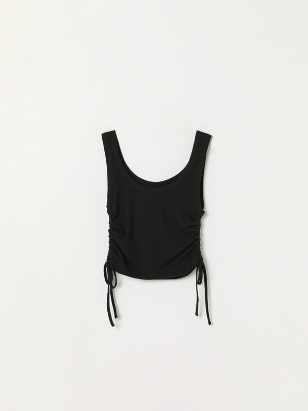 Camisetas de tirantes para mujer | Lefties Nueva Colección