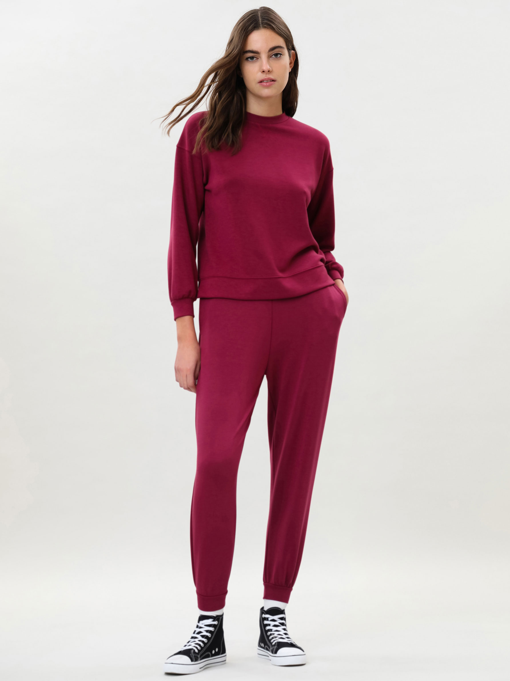 Sudadera deportiva tacto suave - SUDADERAS - TODA LA COLECCIÓN - MUJER - |  Lefties ESPAÑA
