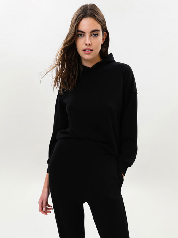 Sweatshirt desportiva com capuz