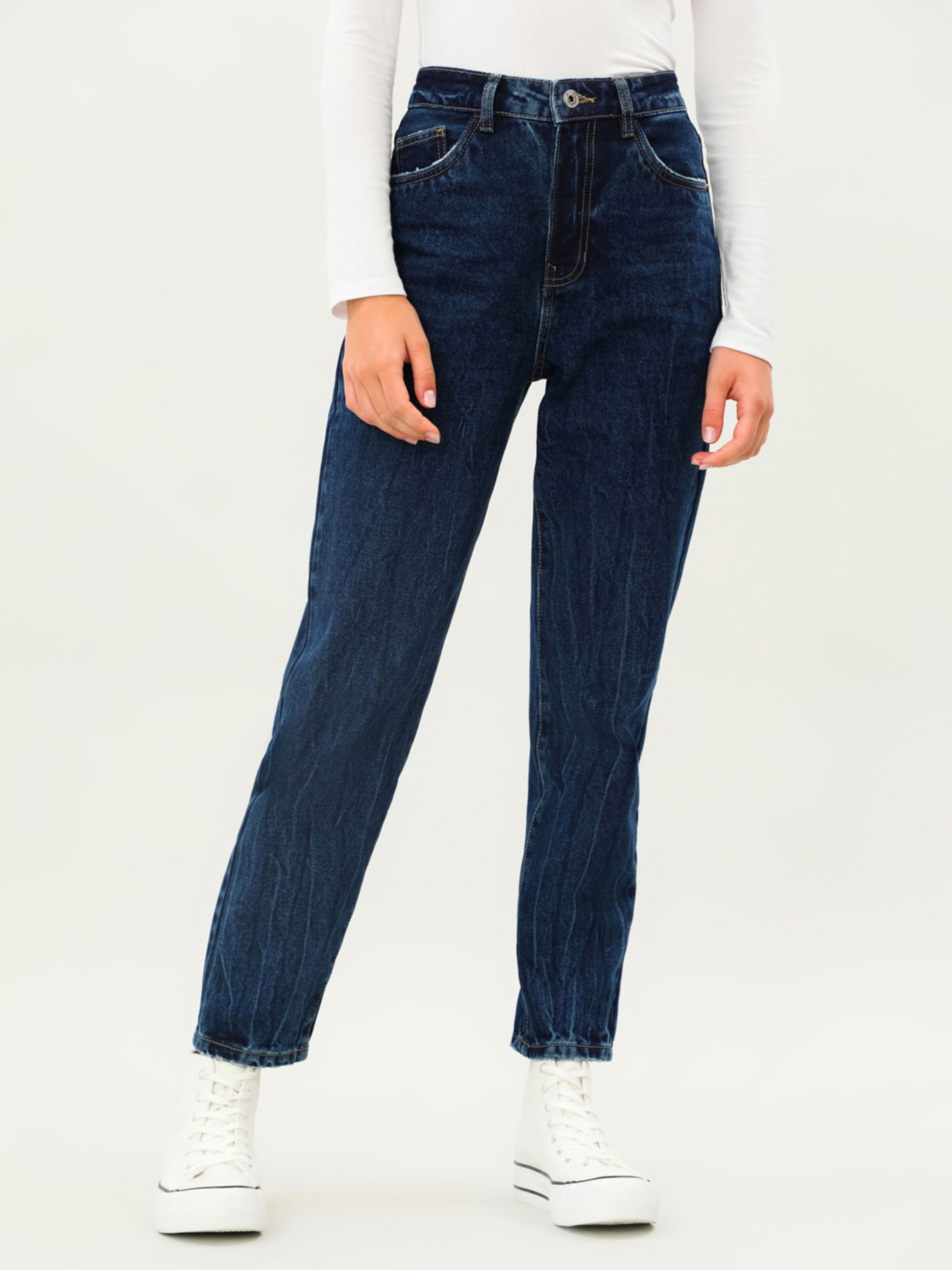 Jeans mom fit - DENIM - TODA LA COLECCIÓN - MUJER - | Lefties Mexico