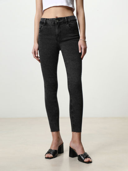 Vaqueros push up de mujer | Lefties Nueva Colección