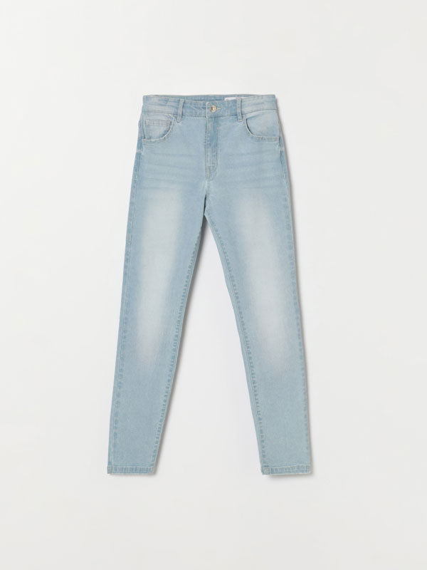 Basic mid-rise jeans