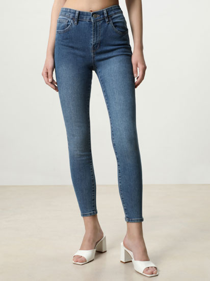 Vaqueros skinny de mujer | Lefties Nueva Colección