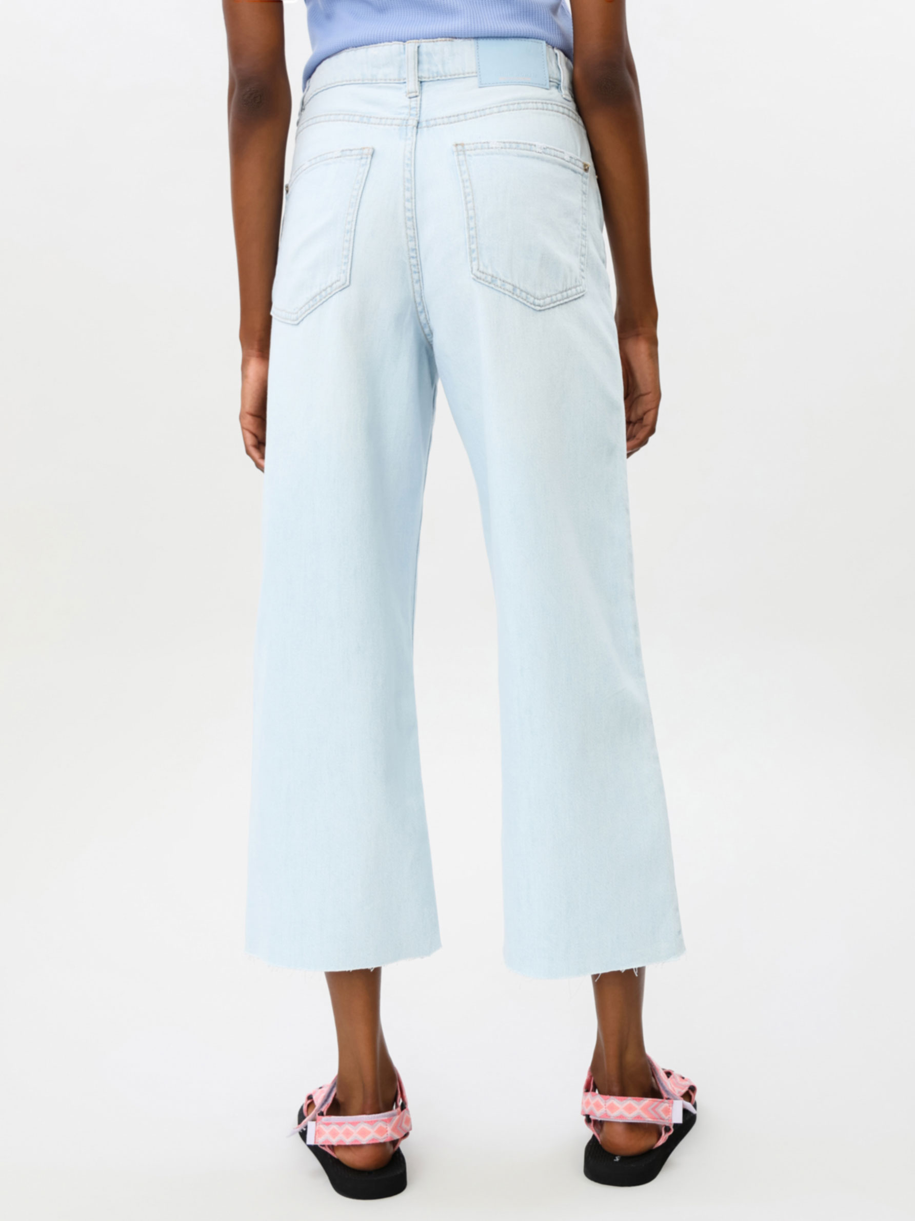 Denim culottes - High-waist jeans - JEANS - THE ENTIRE COLLECTION - WOMAN -  | Lefties Oman