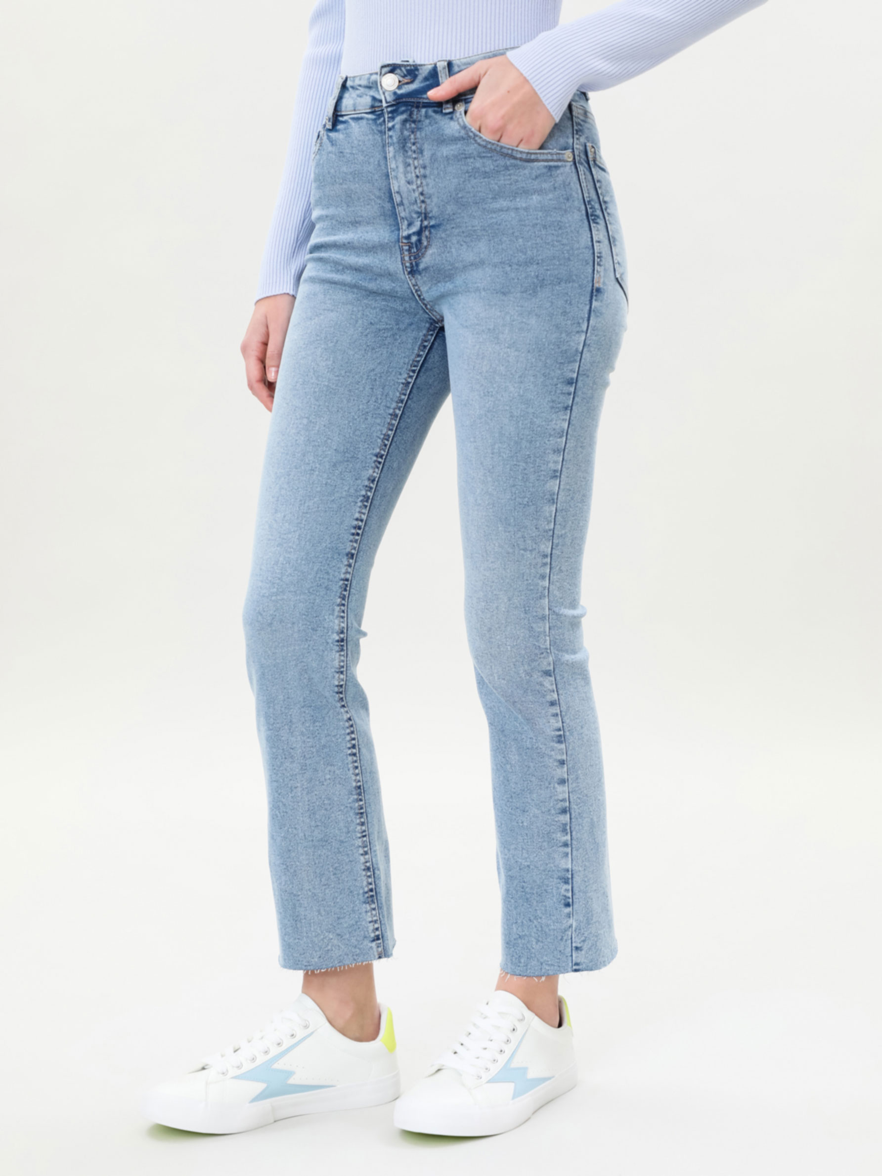 Jeans flare - Jeans - DENIM - TODA LA COLECCIÓN - MUJER - | Lefties Mexico