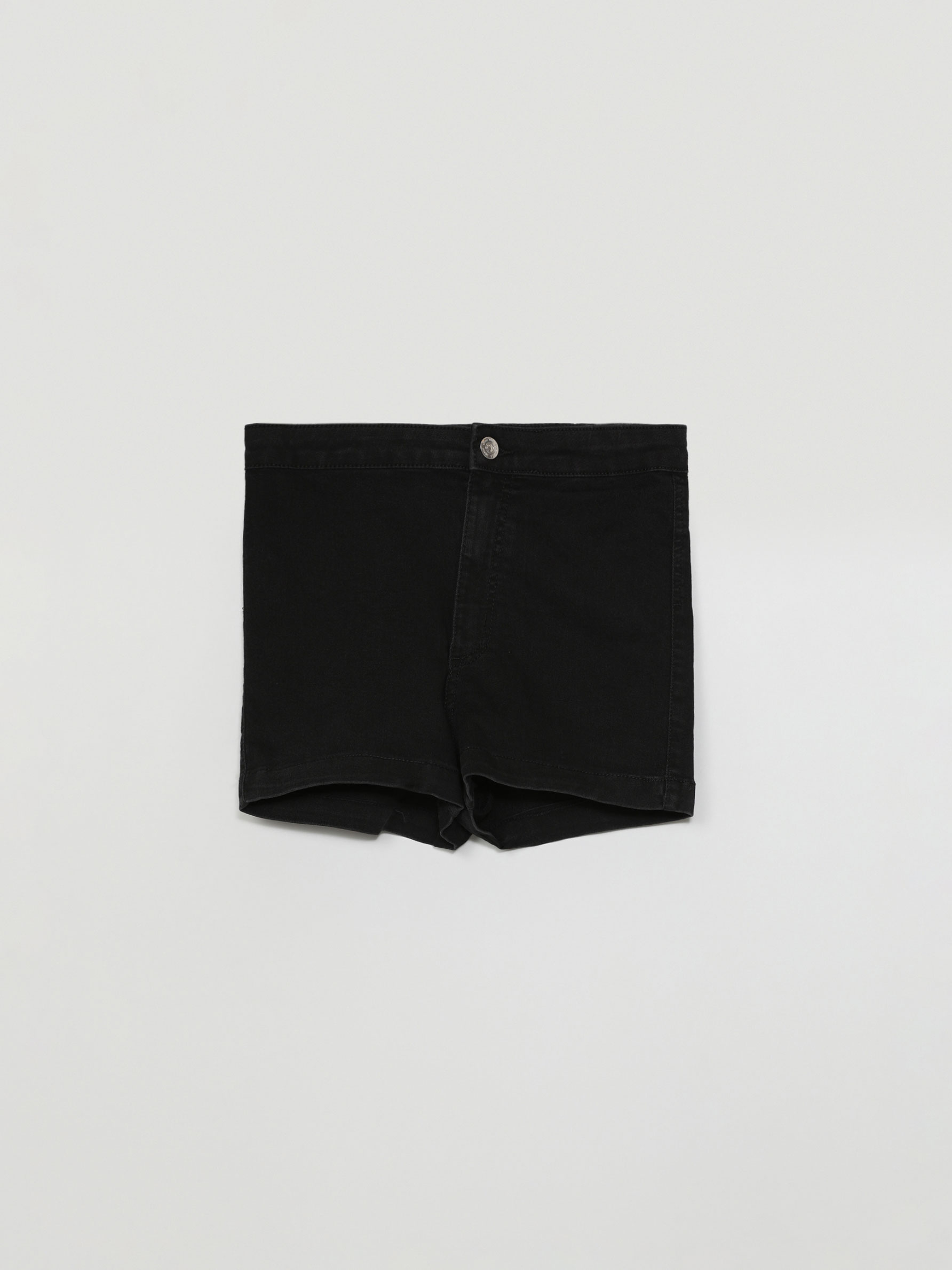 Short vaquero básico de tiro alto - SHORTS - TODA LA COLECCIÓN - MUJER - |  Lefties ESPAÑA
