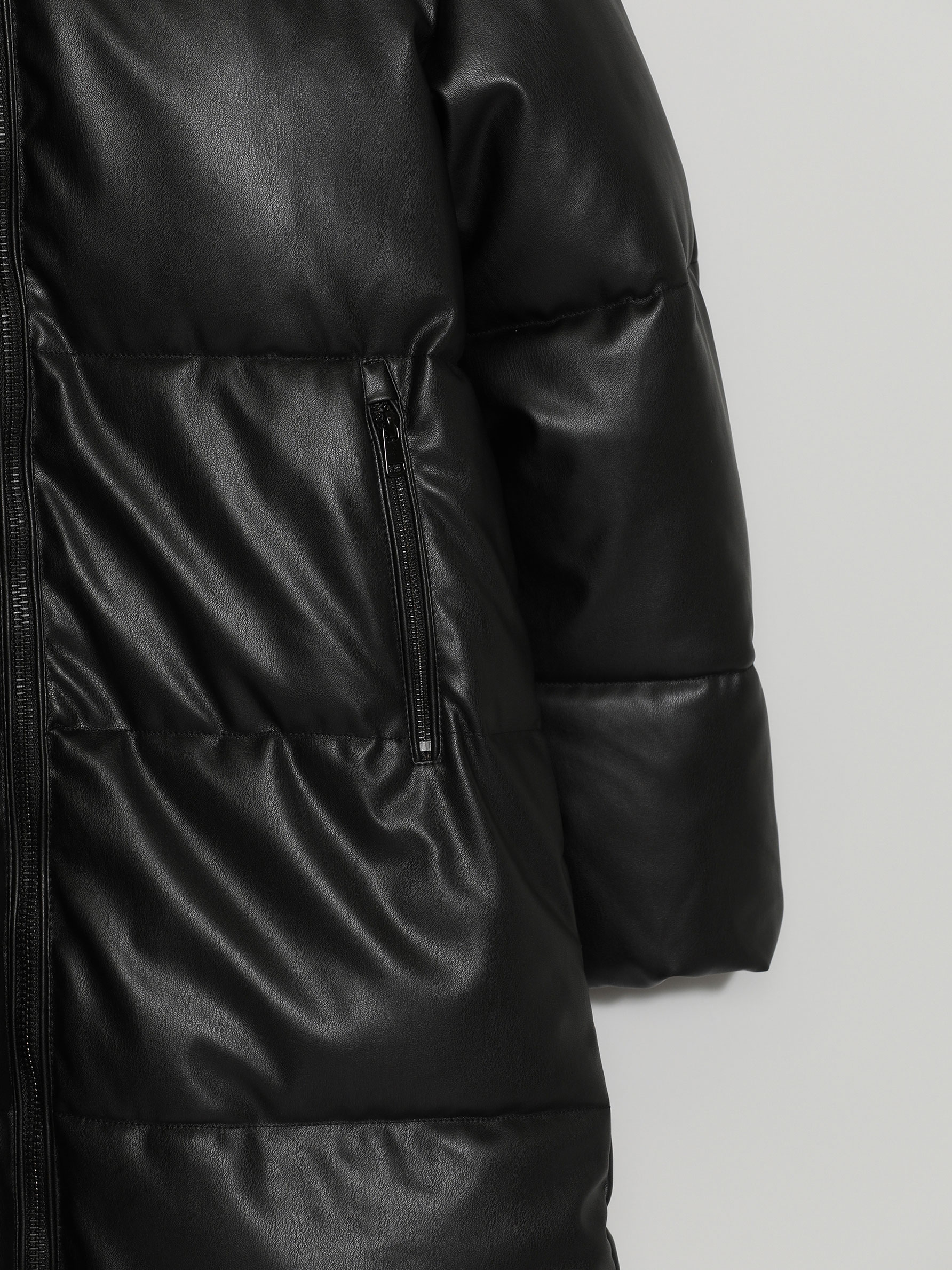 Abrigo acolchado de efecto piel - Abrigos - CHAQUETAS - TODA LA COLECCIÓN -  MUJER - | Lefties Mexico