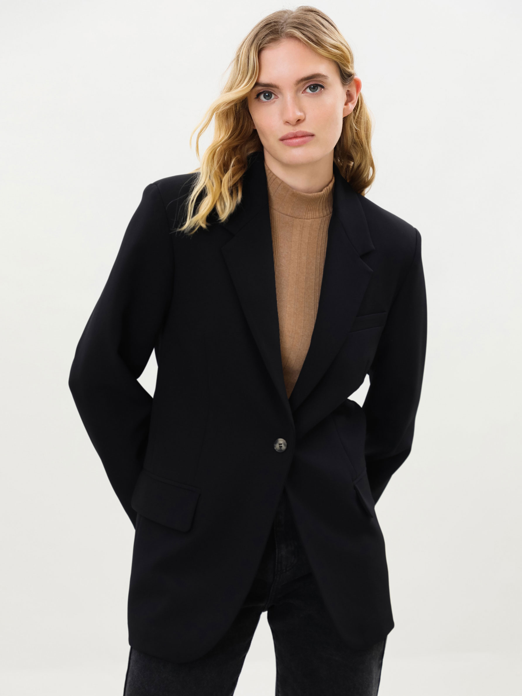 Blazer oversize - BLAZERS - TODA LA COLECCIÓN - MUJER - | Lefties ESPAÑA