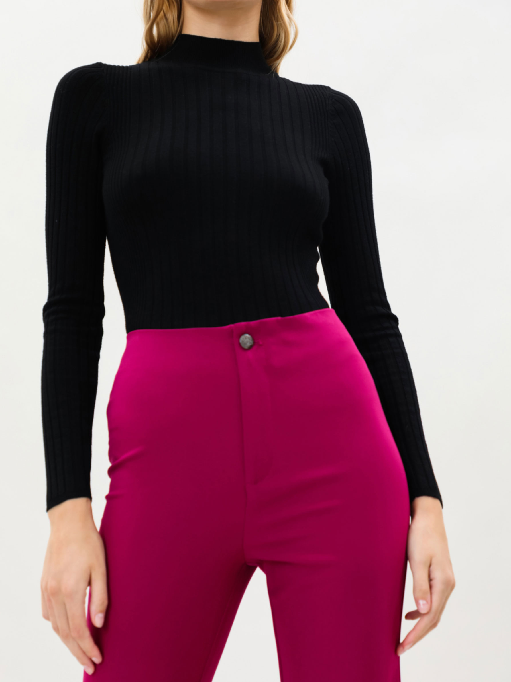 PANTALÓN MINI FLARE - Negro | ZARA España