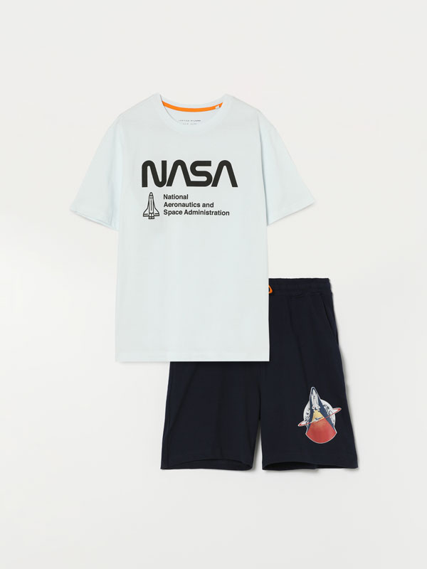 Conxunto de pixama estampado NASA