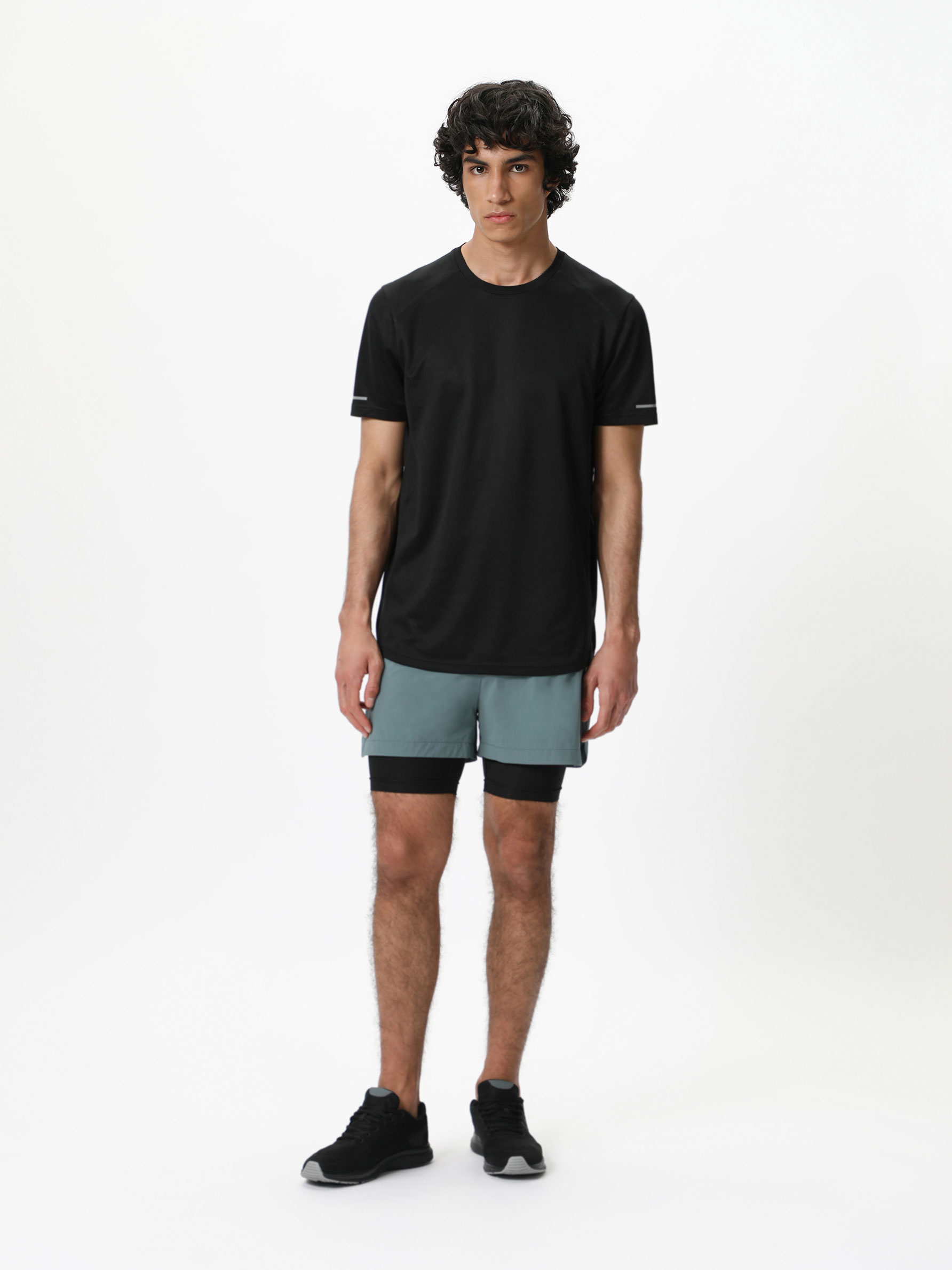Sports shorts with short leggings 