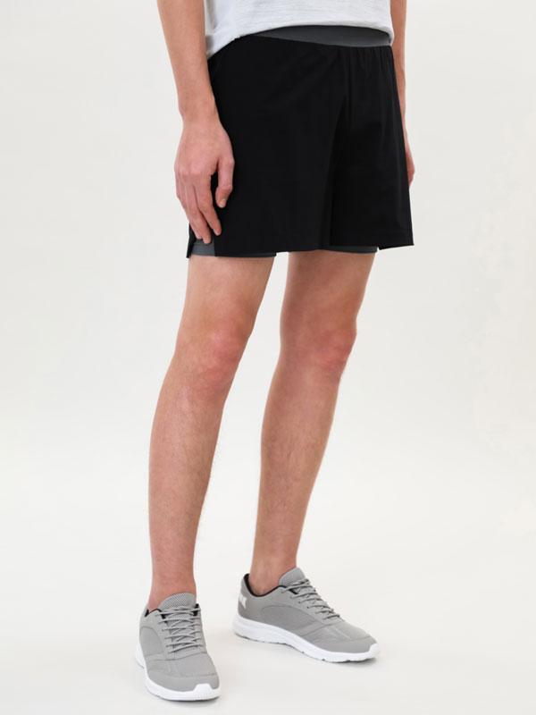 Sports shorts with short leggings