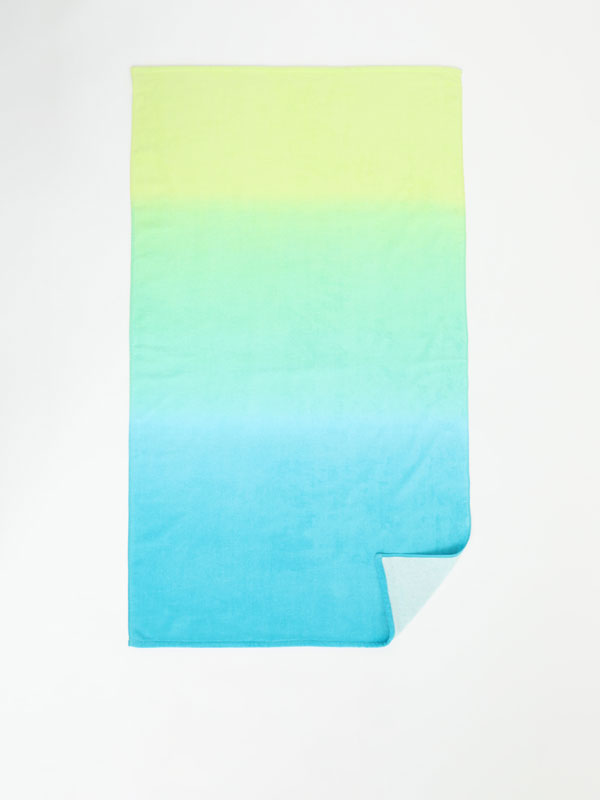 Tie-dye print towel