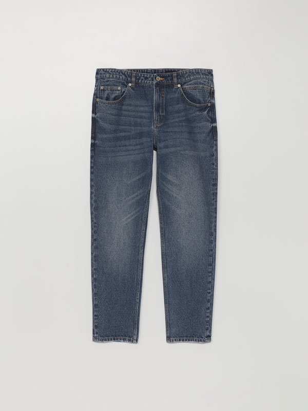 Relaxed fit tapered jeans
