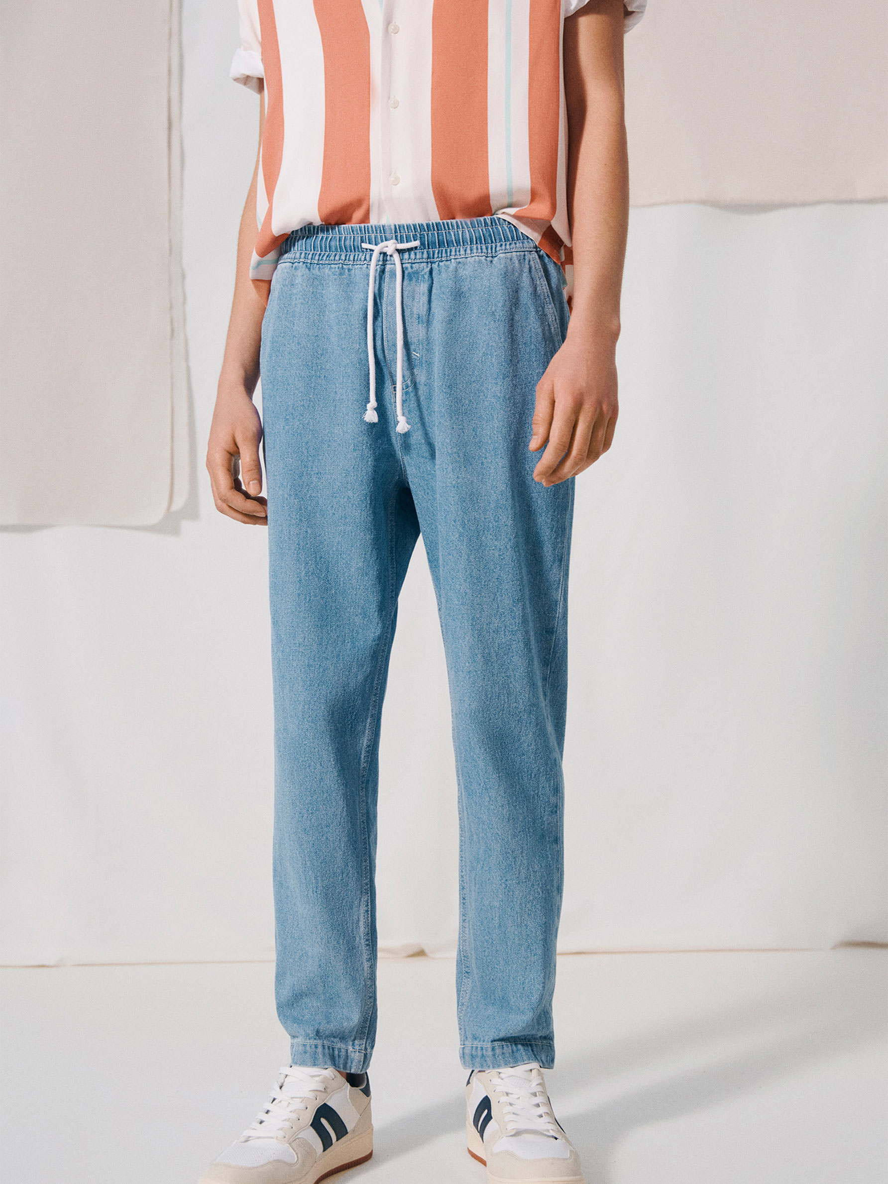 Jogger vaquero - JEANS - TODA LA COLECCIÓN - HOMBRE - | Lefties ESPAÑA