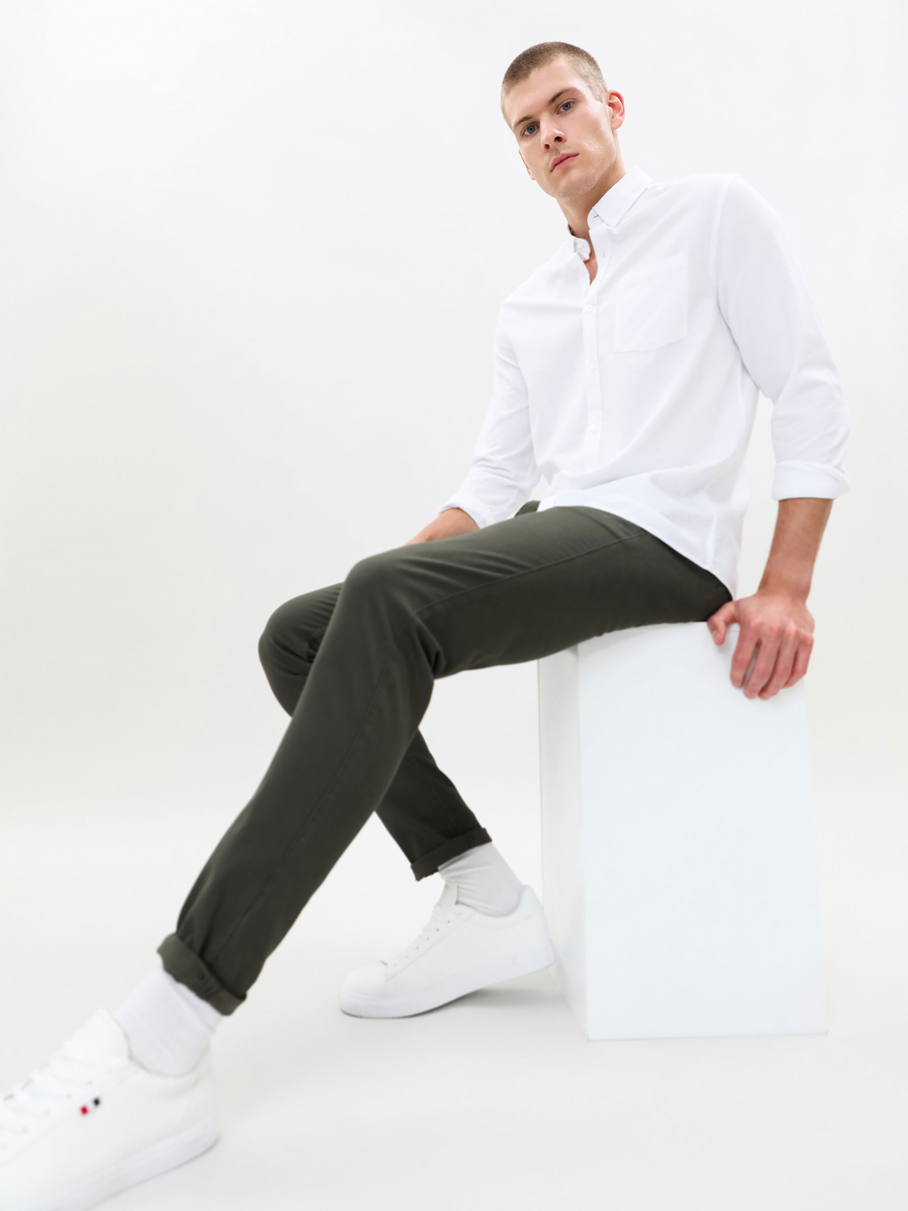 Pantalón chino comfort skinny - Pantalones Chinos - PANTALONES - TODA LA  COLECCIÓN - HOMBRE - | Lefties Mexico