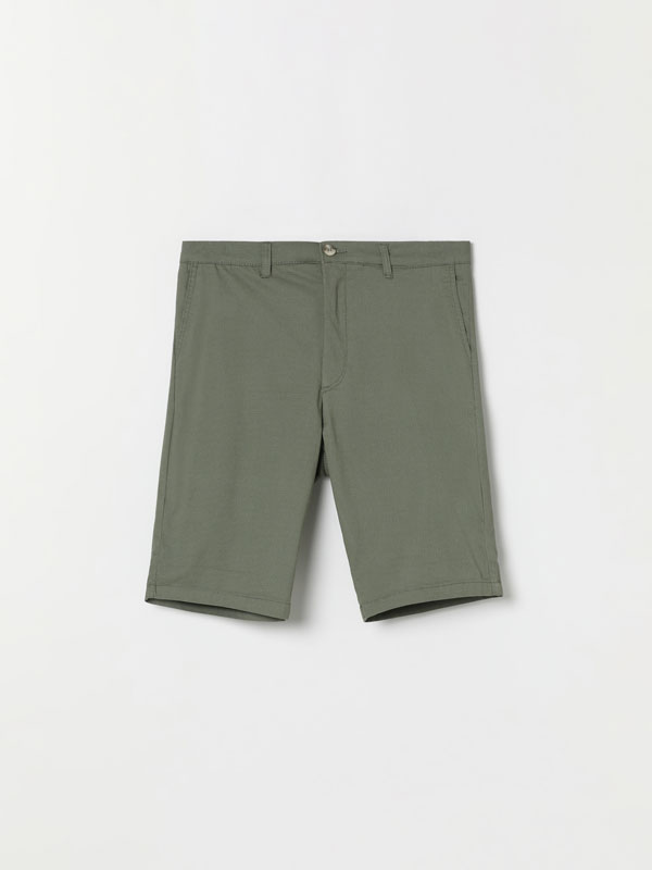 Slim fit chino Bermuda shorts with micro print