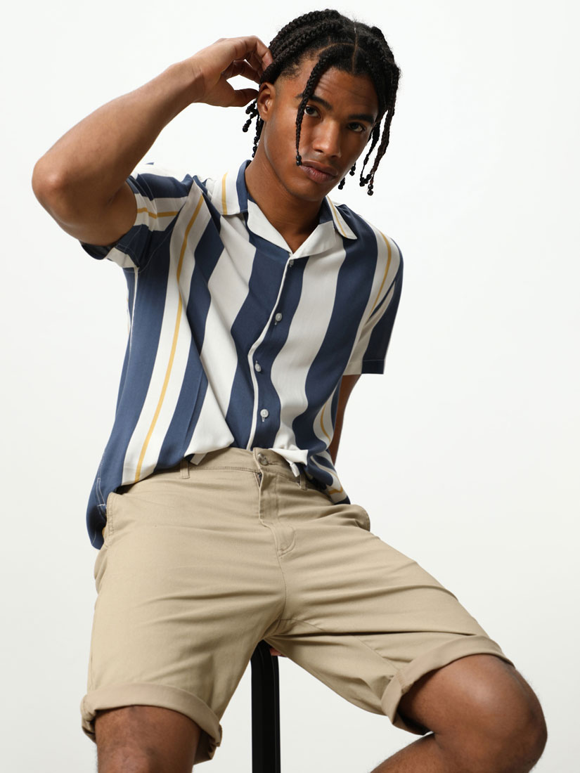 Pantalones cortos chinos de hombre | Lefties Nueva Colección