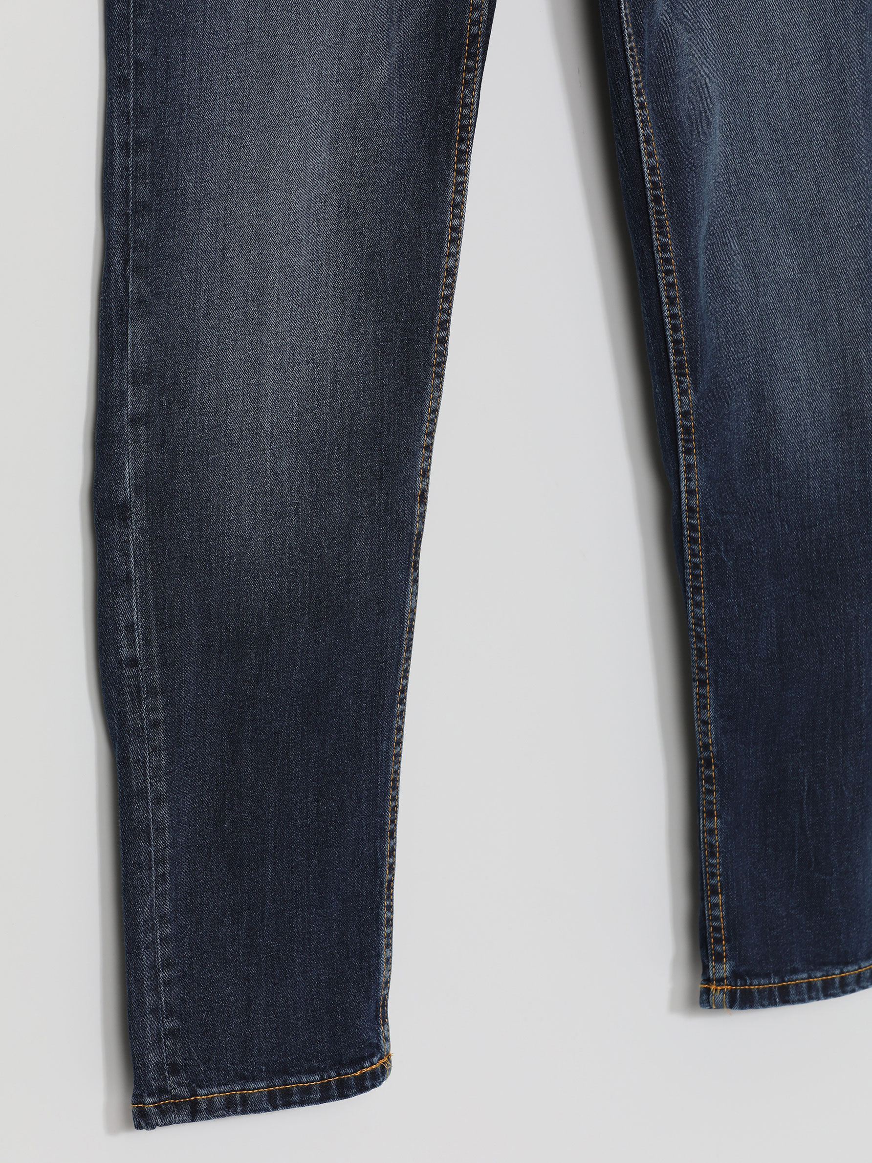Slim comfort fit jeans - Slim Comfort Fit Jeans - JEANS - THE ENTIRE  COLLECTION - MAN - | Lefties Oman