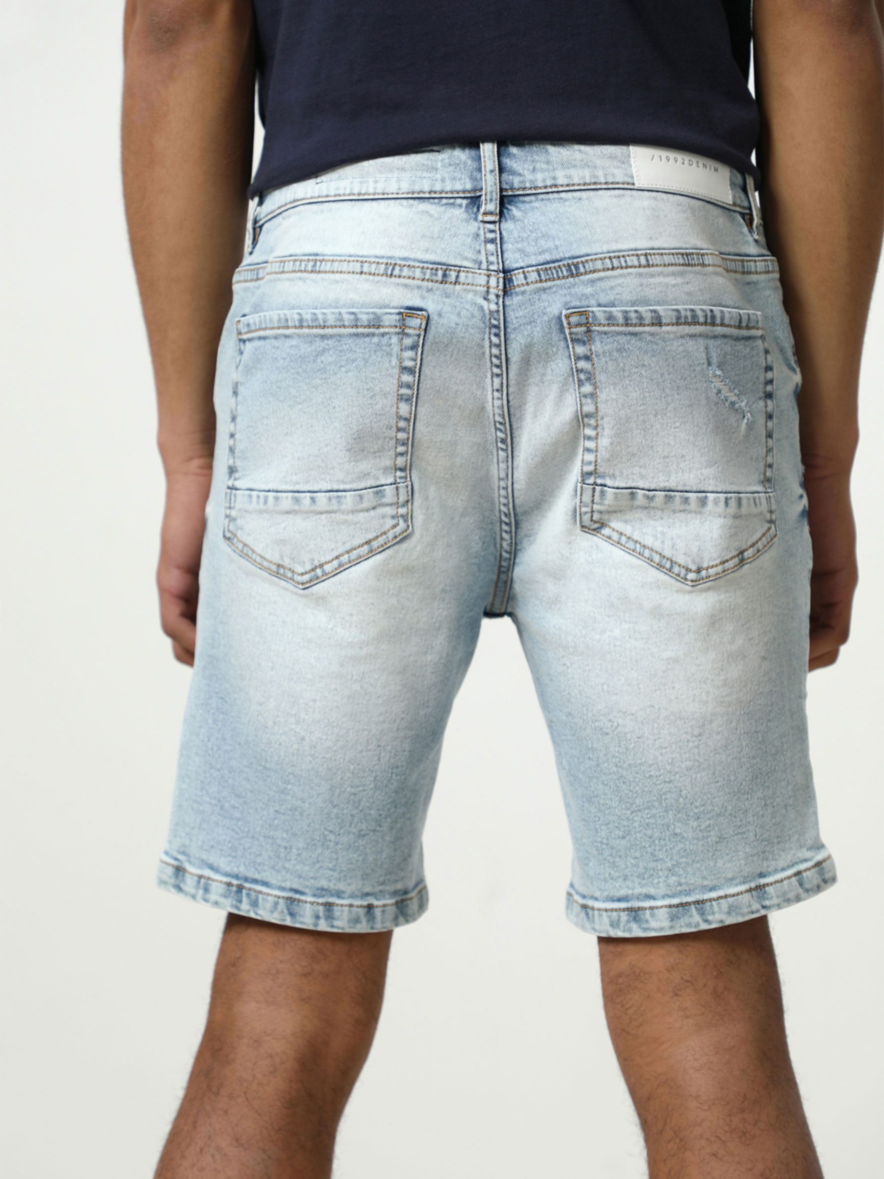 Bermuda Vaquera Skinny Stretch - Bermudas Vaqueras - BERMUDAS - TODA LA  COLECCIÓN - HOMBRE - | Lefties Mexico