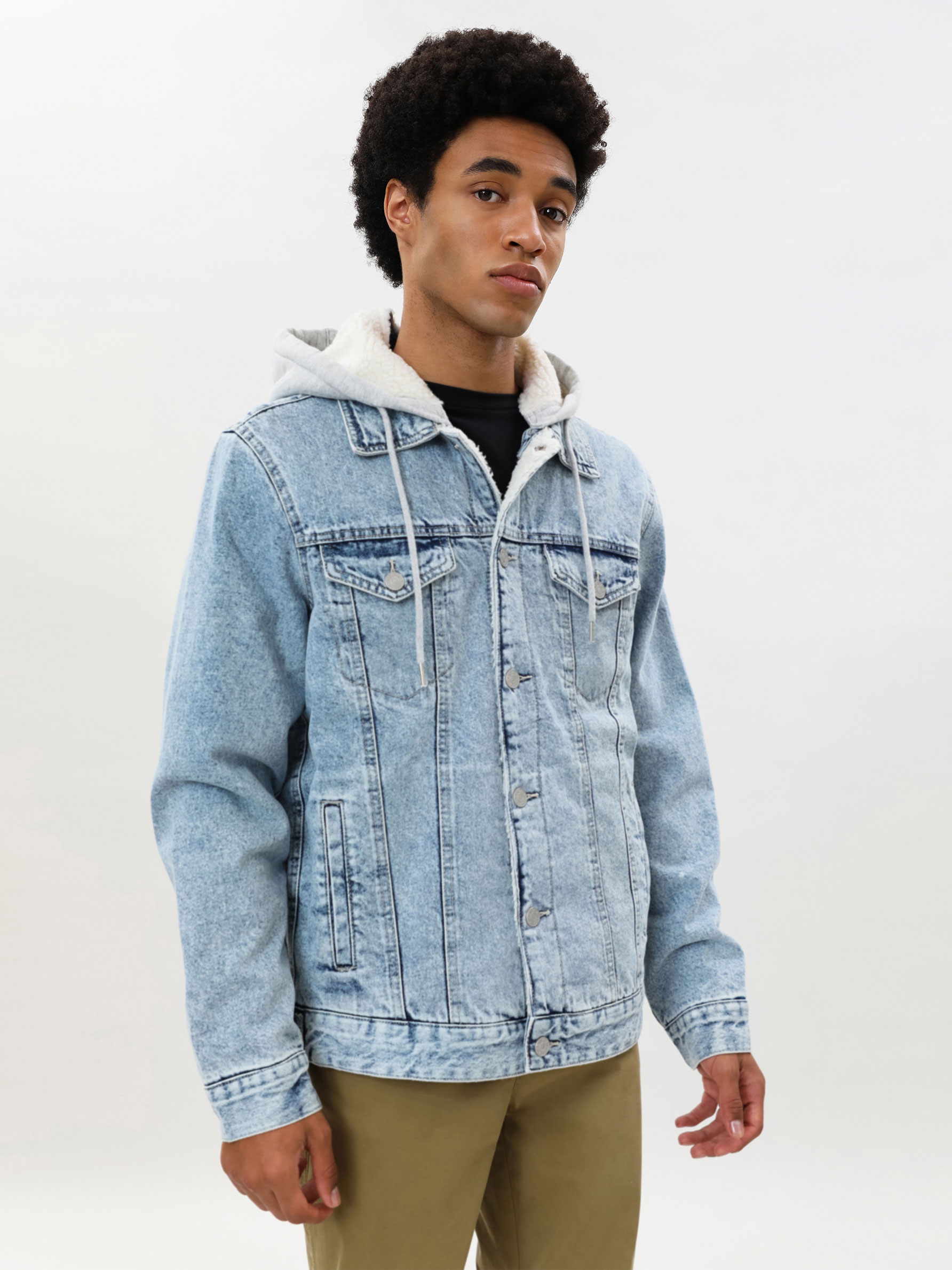 Denim jacket with faux shearling lining 